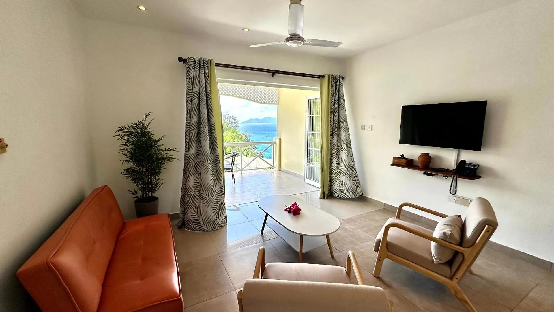 Spas La Villa North Island 0*, Гласи